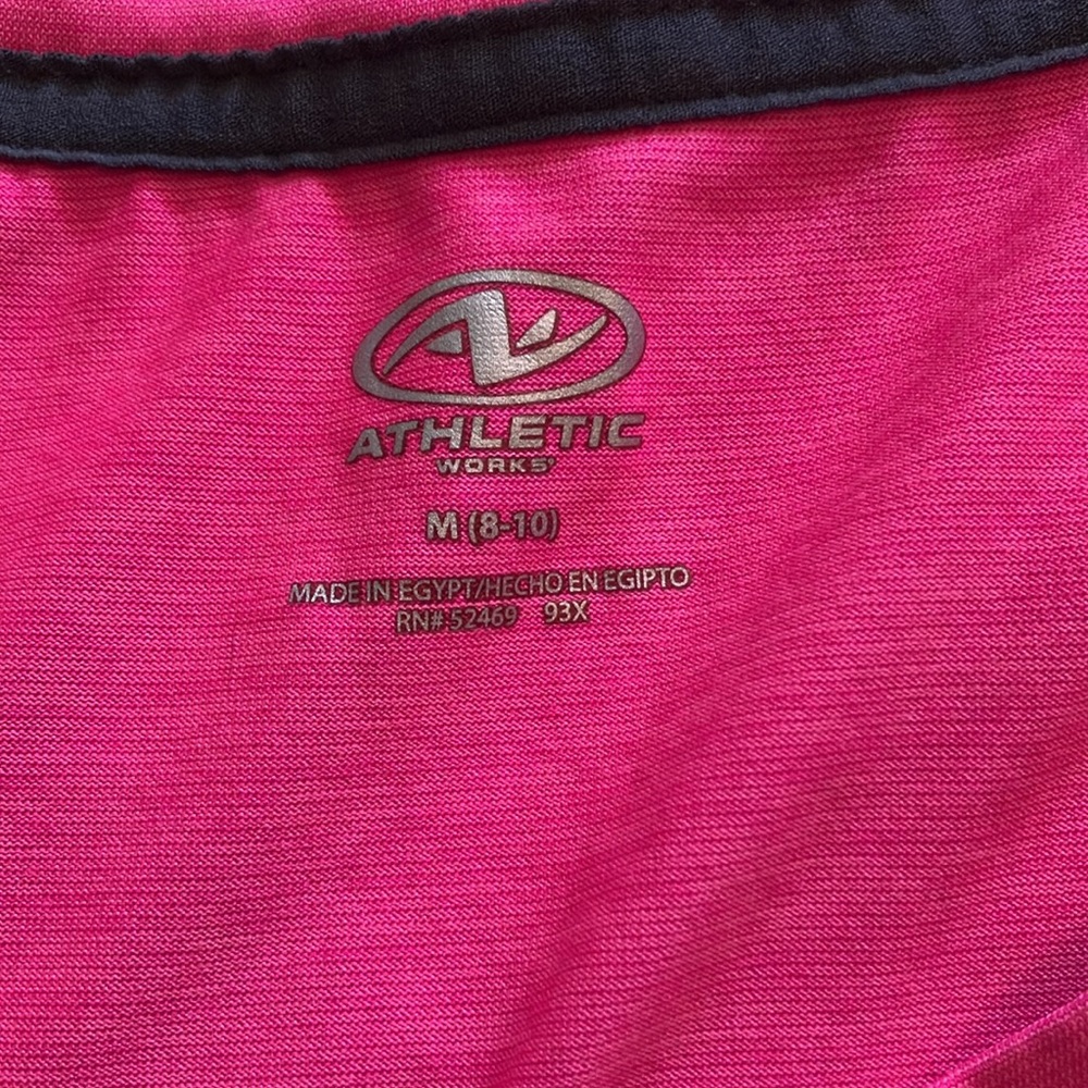 Three (3) Athletic Works Sleeveless Women's Tops - Navy Blue, Green, Pink ⭐️ - Picture 4 of 6